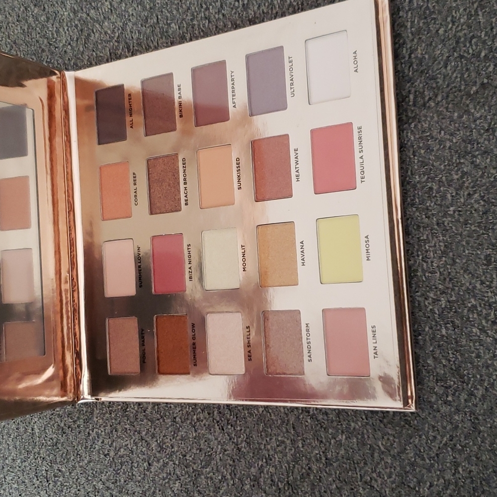 Iconic London Sunset To Sunrise Eyeshadow Palette - Picture 5 of 9